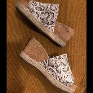 Donald J. Pliner Womens Janet Snake Print Wedge Sandals